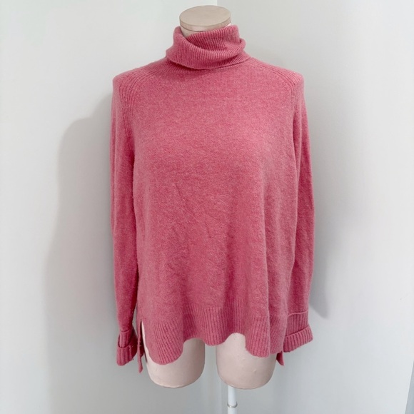 J. Crew Side Slit Supersoft Turtleneck Sweater Size Medium Pink Merino Wool - Picture 1 of 15